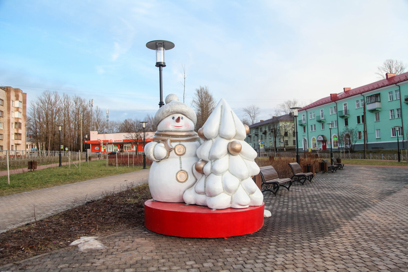 Снеговик с елкой — изображение 2