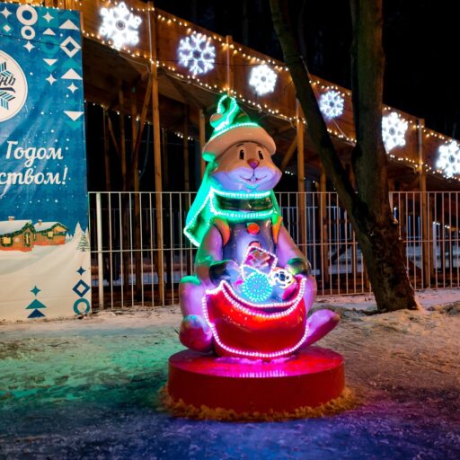 Заяц с мешком подарков