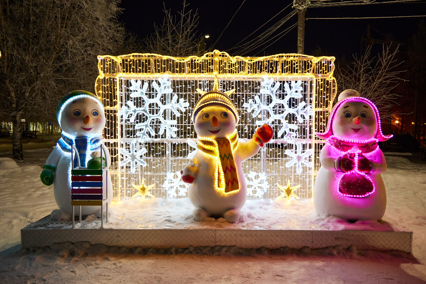 Композиция снеговички