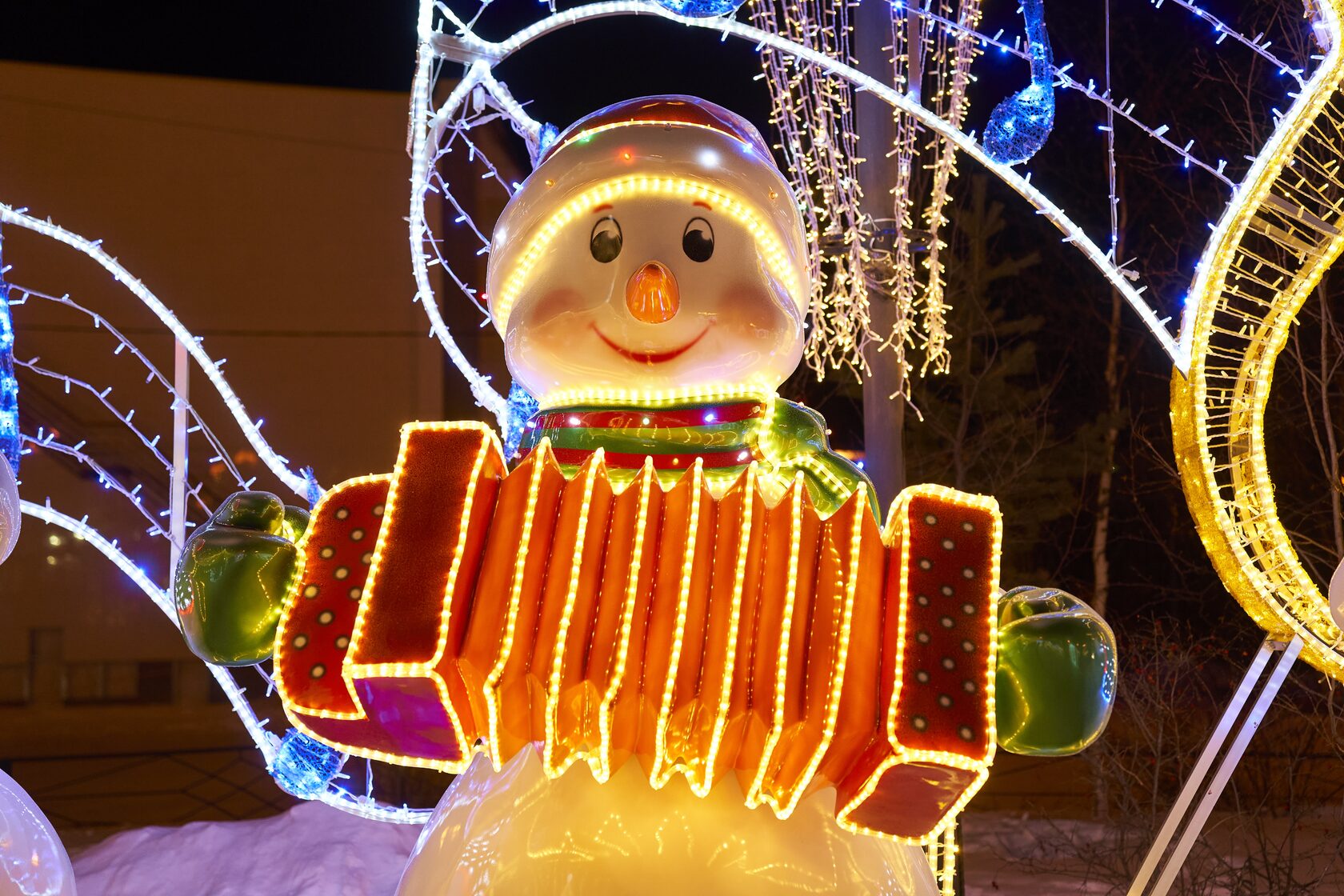 Снеговик с гармошкой — изображение 5