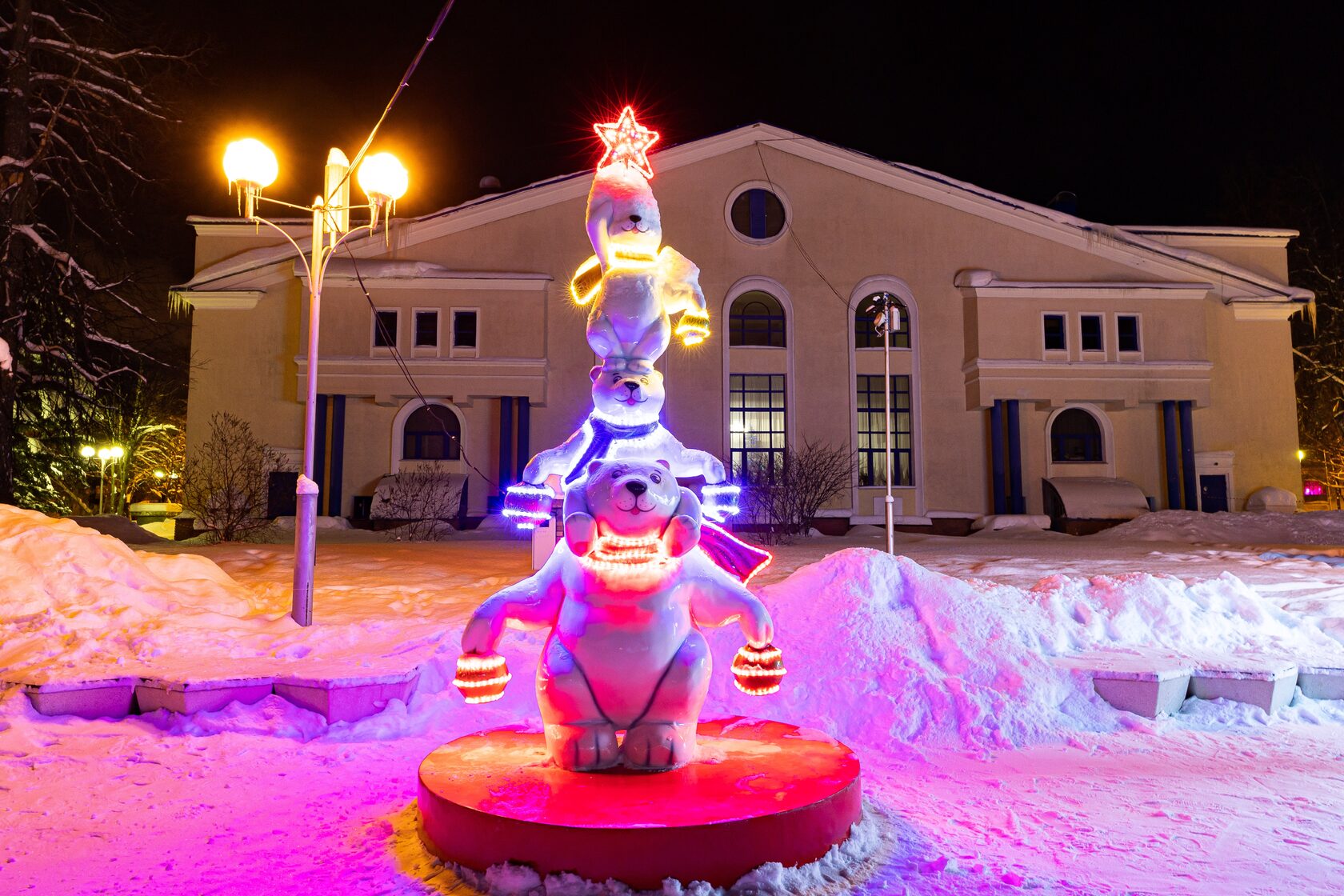 «Елка из медведей»