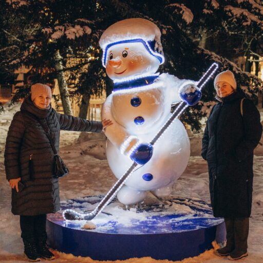 Снеговик хоккеист